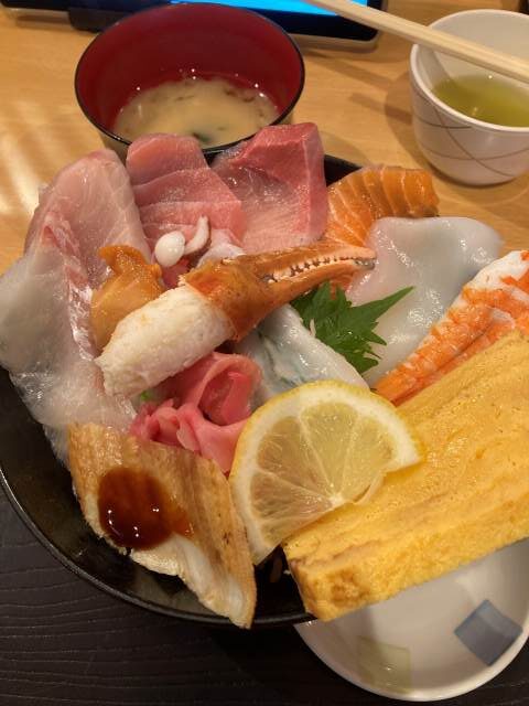 魚しん 日替わり丼